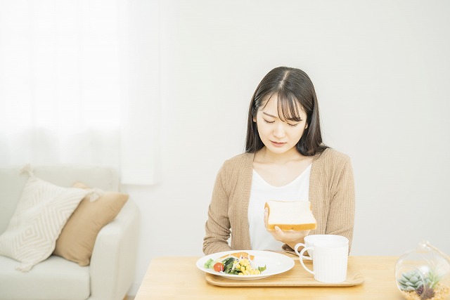 食後の胃痛の原因