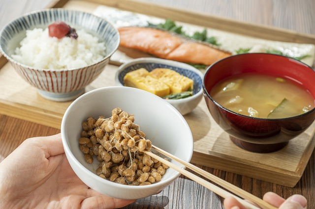 朝食を食べてトイレの時間を確保する